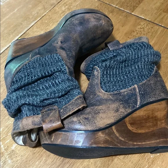 Distressed Brown Ankle Boots - Picture 6 of 8